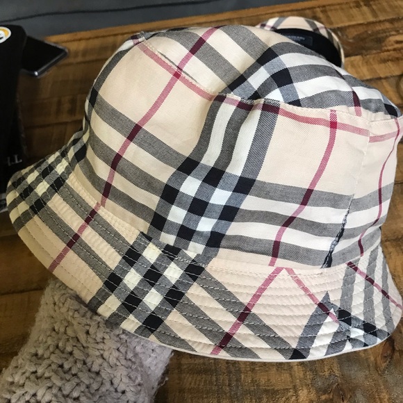 Burberry Bucket Hat - Picture 1 of 2